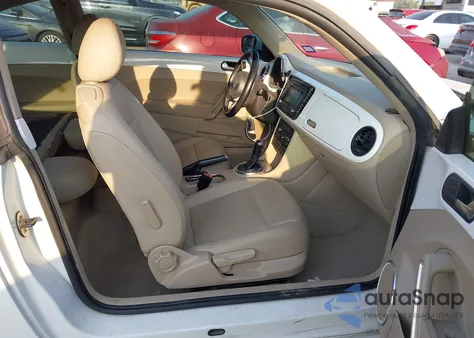 2014 Volkswagen Beetle 2.5L z USA, uszkodzony, nr VIN 3VWJX7AT6EM603652